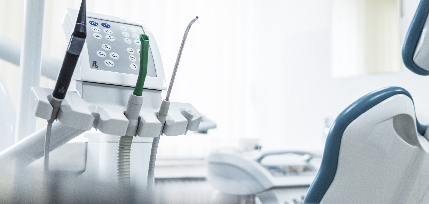 Praxis Dr. Grotensohn, Zahnarzt Lüdenscheid, Märkischer Kreis, Zahnbehandlung, Werdohl, Herscheid, Zahnarztpraxis finden, Praxis, Doktor, Dentist, Dentologie, Karies behandeln, Mundgeruch heilen, Zahnstein entfernen, Zahnschmerzen, Loch im Zahn, Implantologie, Zahnaufhellung, Zähne aufhellen lassen, Parodontose, Wurzelbehandlung, Jobangebote, Stellenangebote, Freie Stelle, Zahnarzt, Zahnärztin, Festeinstellung Zahnarzt Lüdenscheid