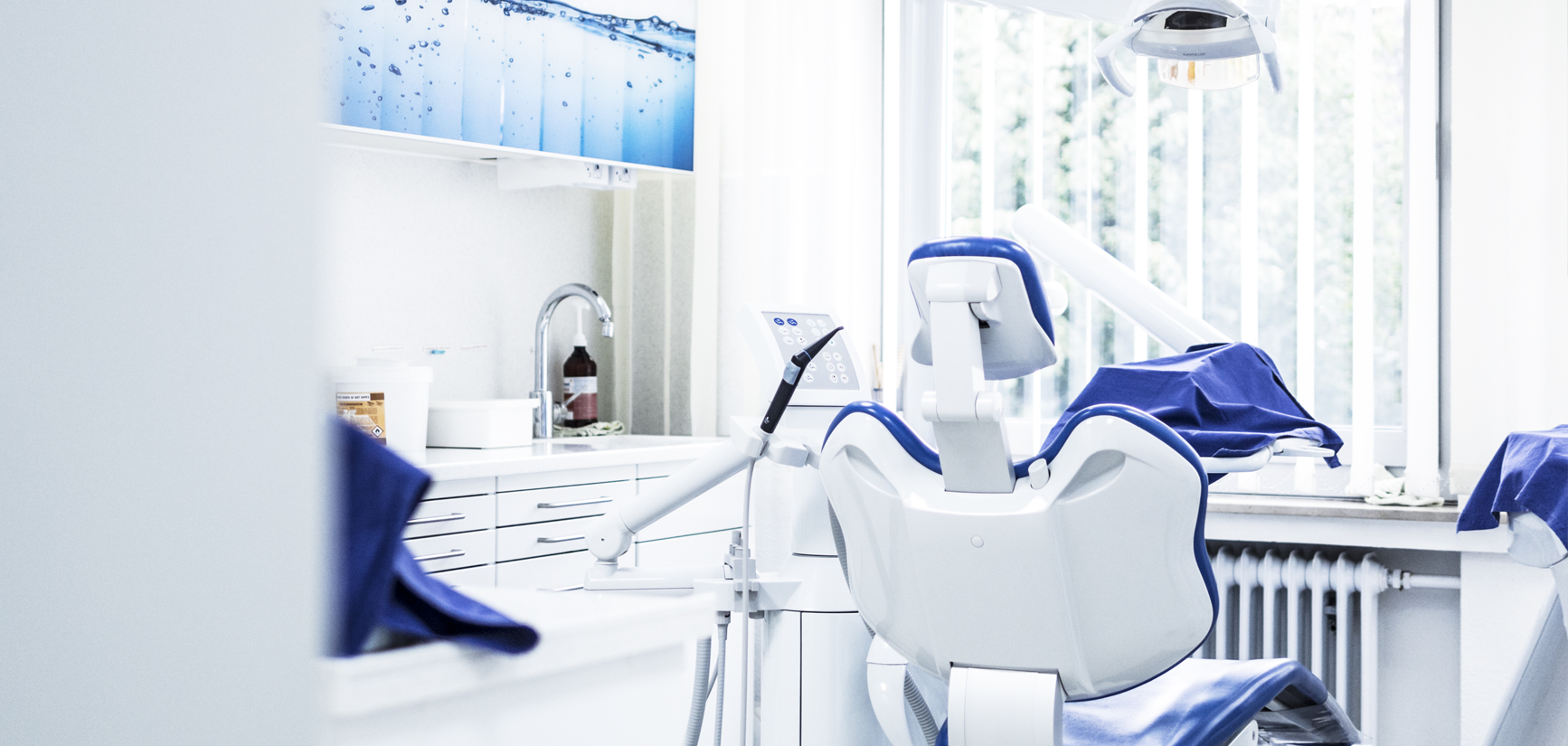 Praxis Dr. Grotensohn, Zahnarzt Lüdenscheid, Märkischer Kreis, Zahnbehandlung, Werdohl, Herscheid, Zahnarztpraxis finden, Praxis, Doktor, Dentist, Dentologie, Karies behandeln, Mundgeruch heilen, Zahnstein entfernen, Zahnschmerzen, Loch im Zahn, Implantologie, Zahnaufhellung, Zähne aufhellen lassen, Parodontose, Wurzelbehandlung, Jobangebote, Stellenangebote, Freie Stelle, Zahnarzt, Zahnärztin, Festeinstellung Zahnarzt Lüdenscheid